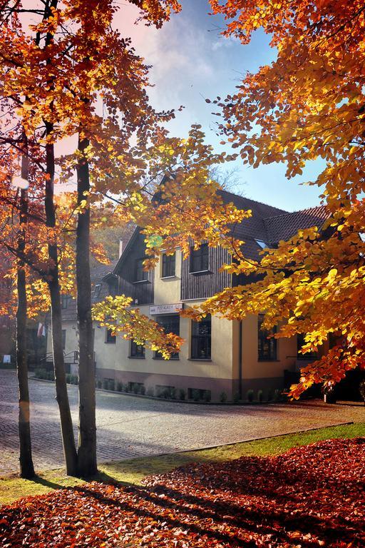 Willa Strzelnica Hotel Koscierzyna Exterior photo